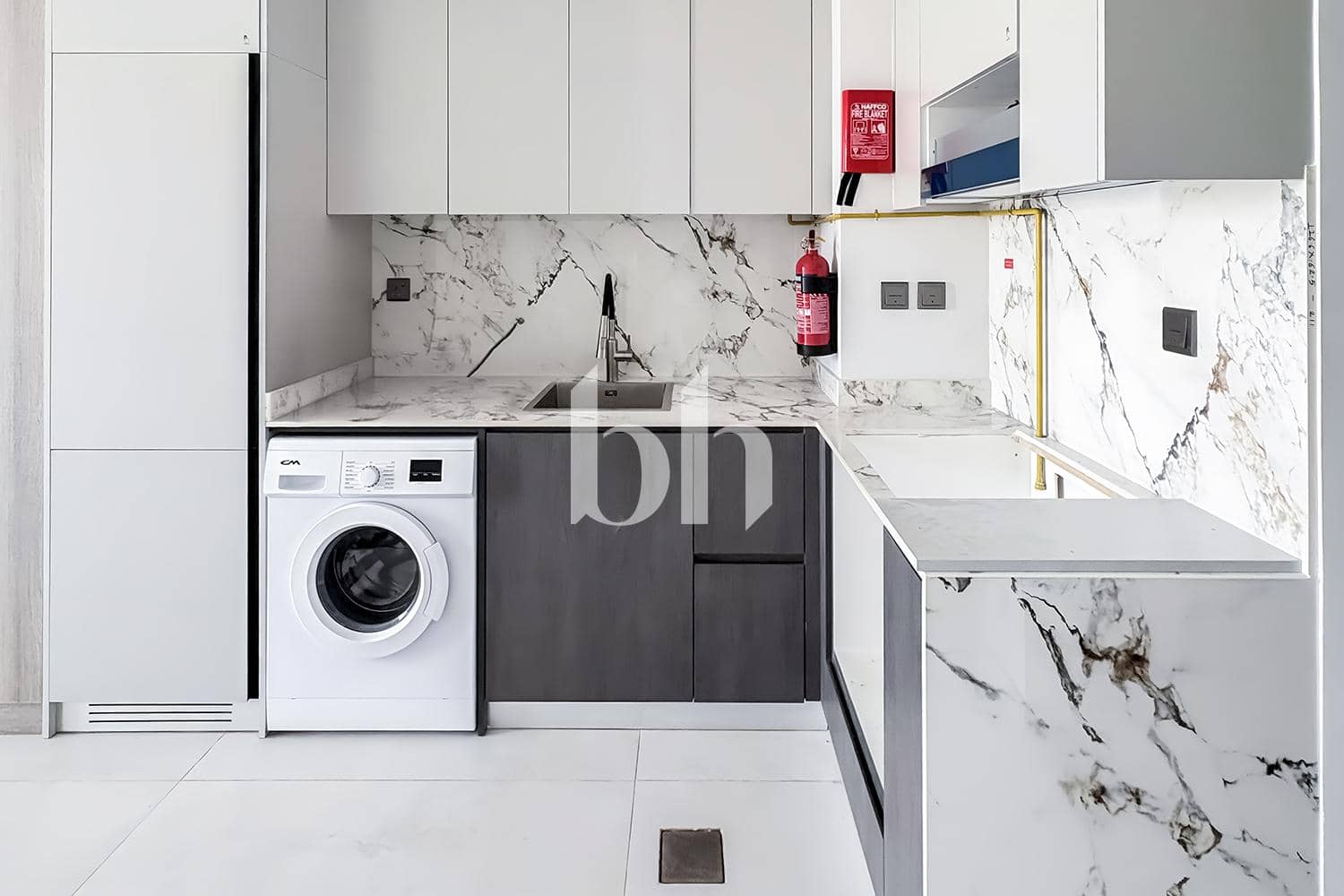 Studio Apartment in Amal Tower