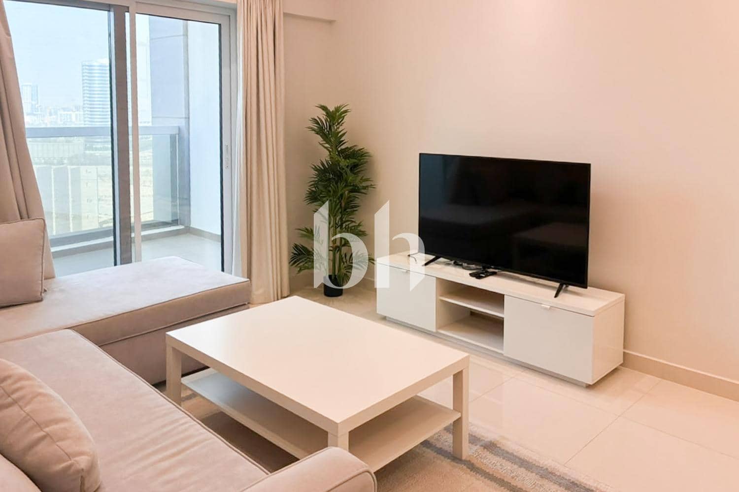 1 Bedroom Apartment in Hera Tower - photo 2