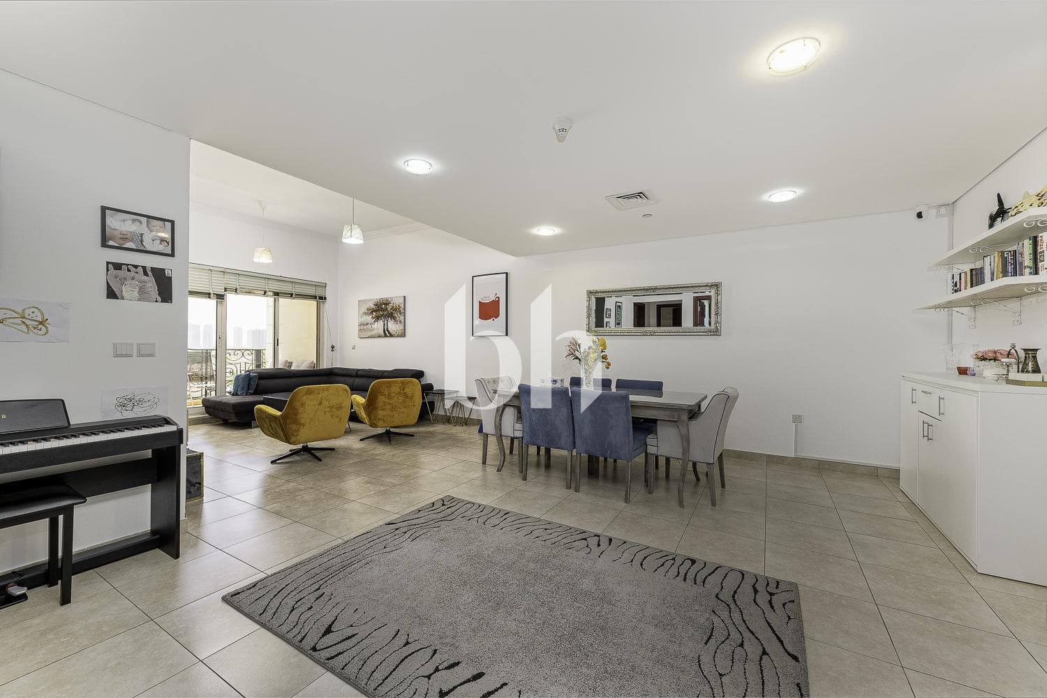 1 Bedroom Apartment in European - photo 2