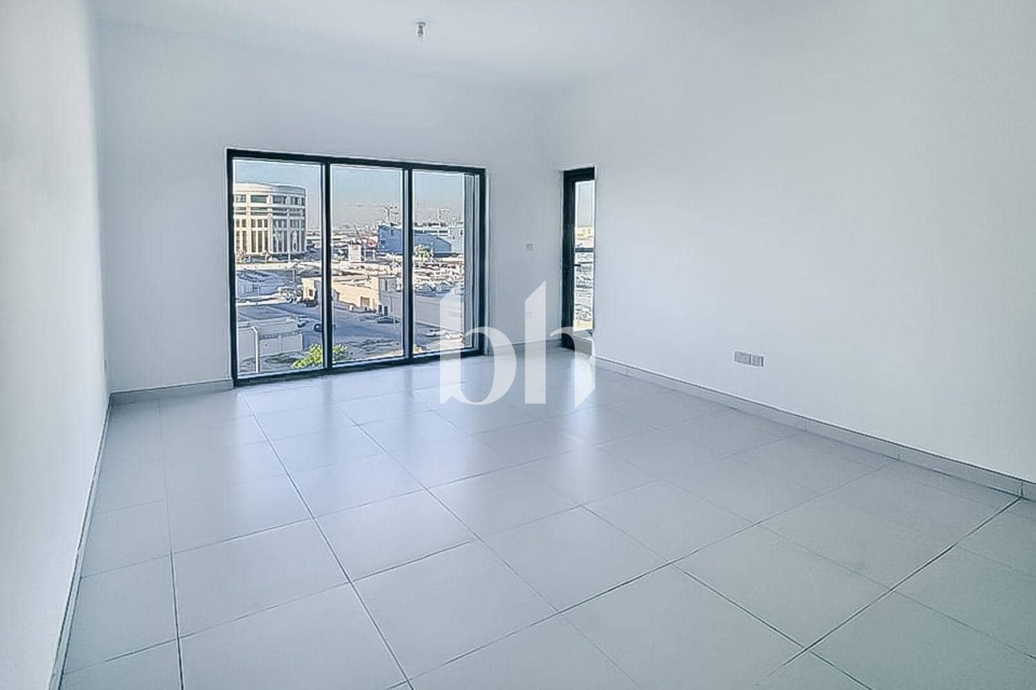 1 Bedroom Apartment in Rabdan Building - photo 2