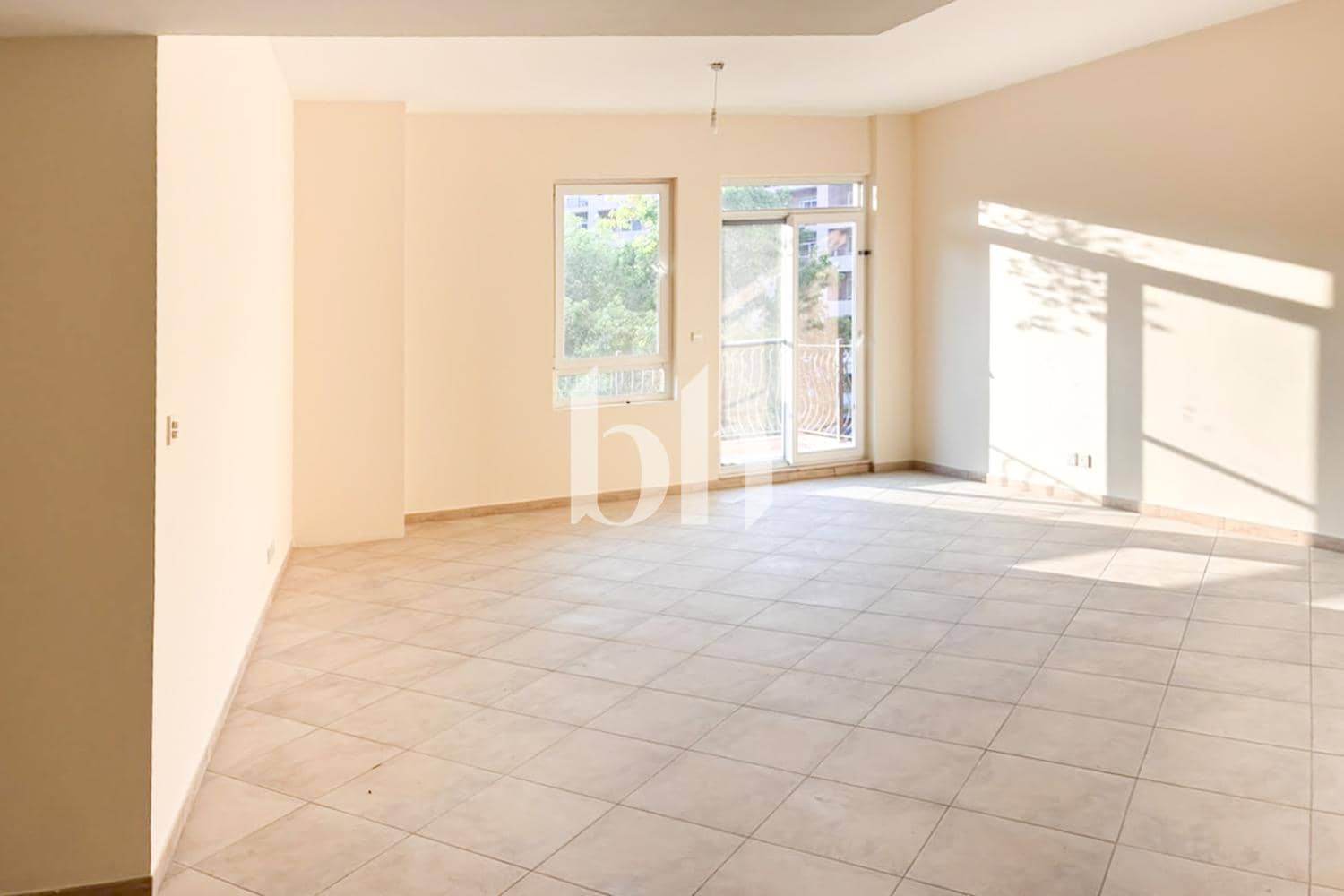3 Bedroom Apartment in Shakespeare Circus 2 - photo 2