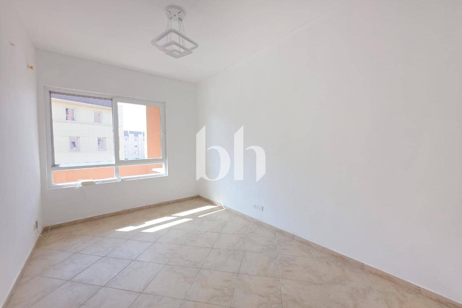 3 Bedroom Apartment in Dickens Circus 2 - photo 2