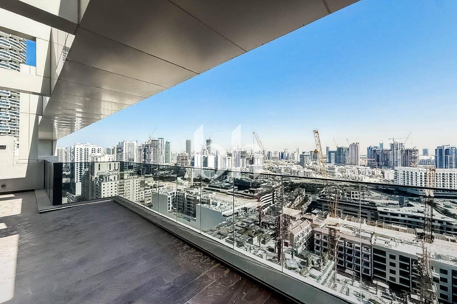 3 Bedroom Apartment in AURA by Grovy - photo 2