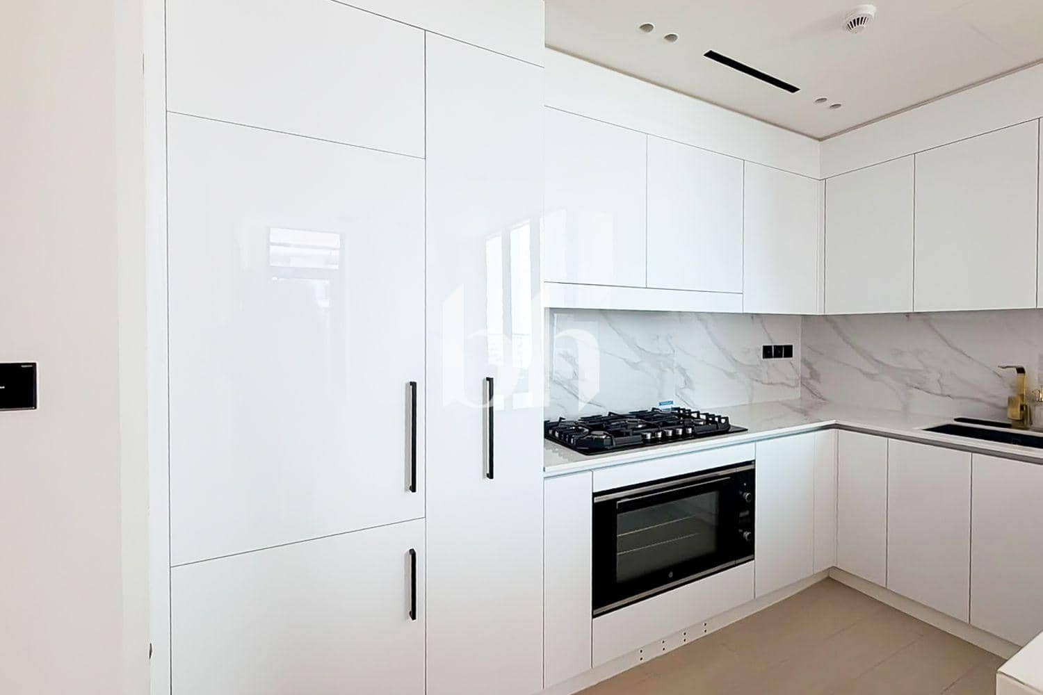 2 Bedroom Apartment in Binghatti Azure - photo 2