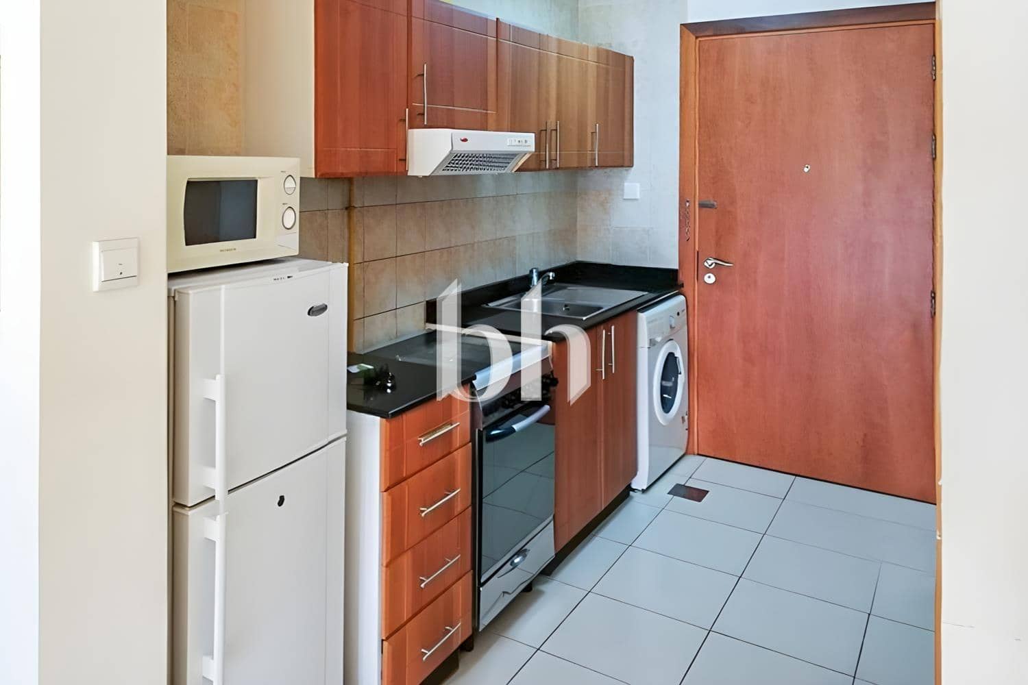 Studio Apartment in Mulberry 2