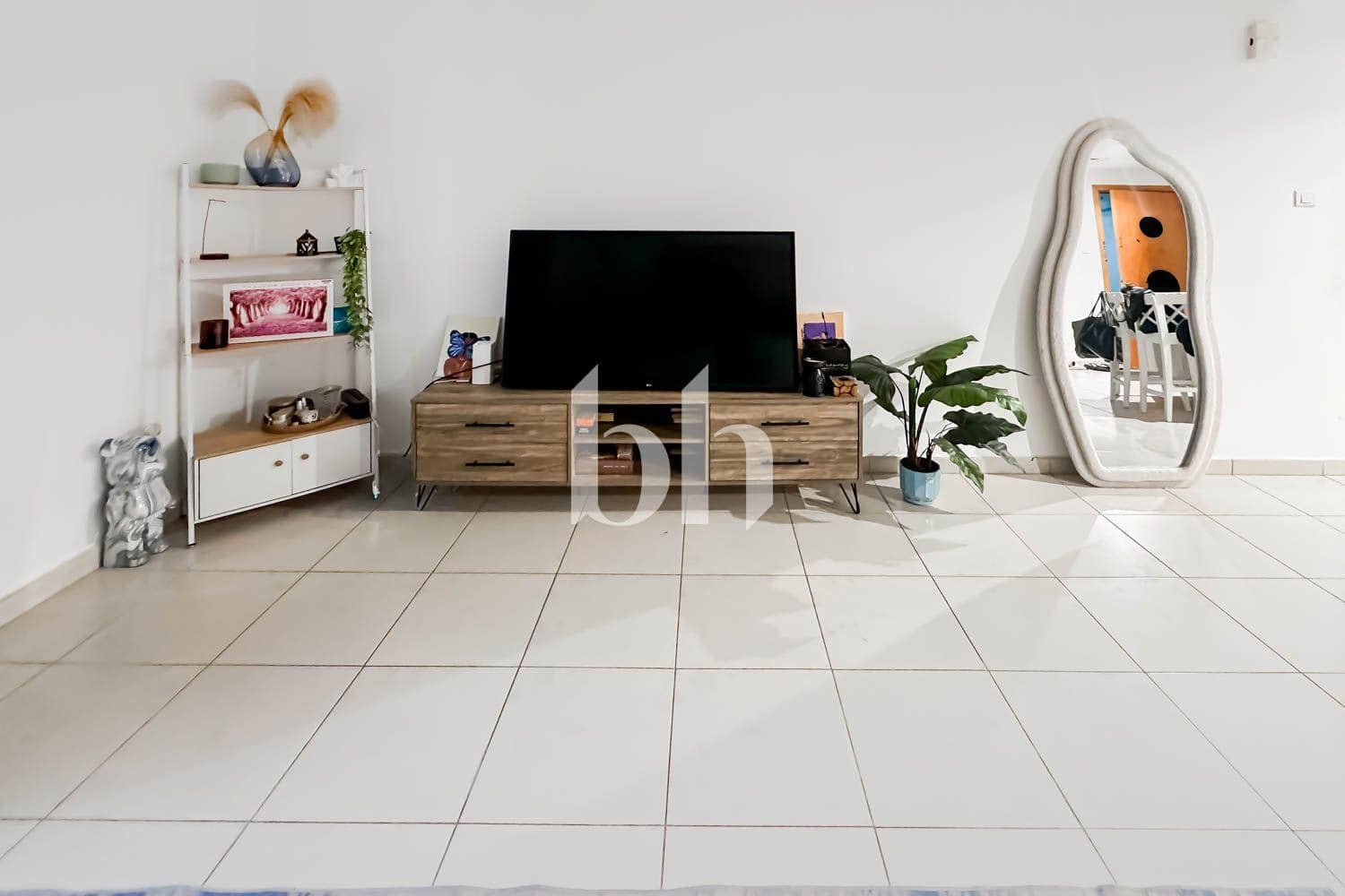 1 Bedroom Apartment in Gardenia 2 - photo 2