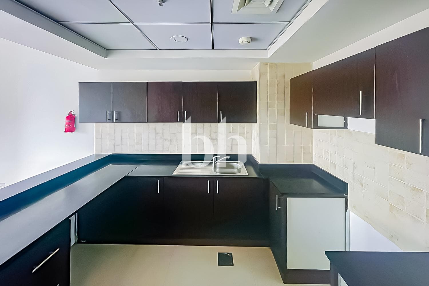 1 Bedroom Apartment in Hanover Square - photo 2