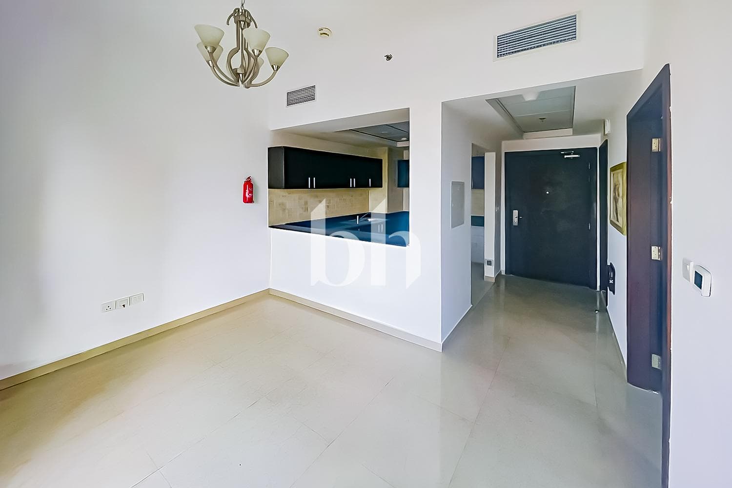 1 Bedroom Apartment in Hanover Square - photo 1