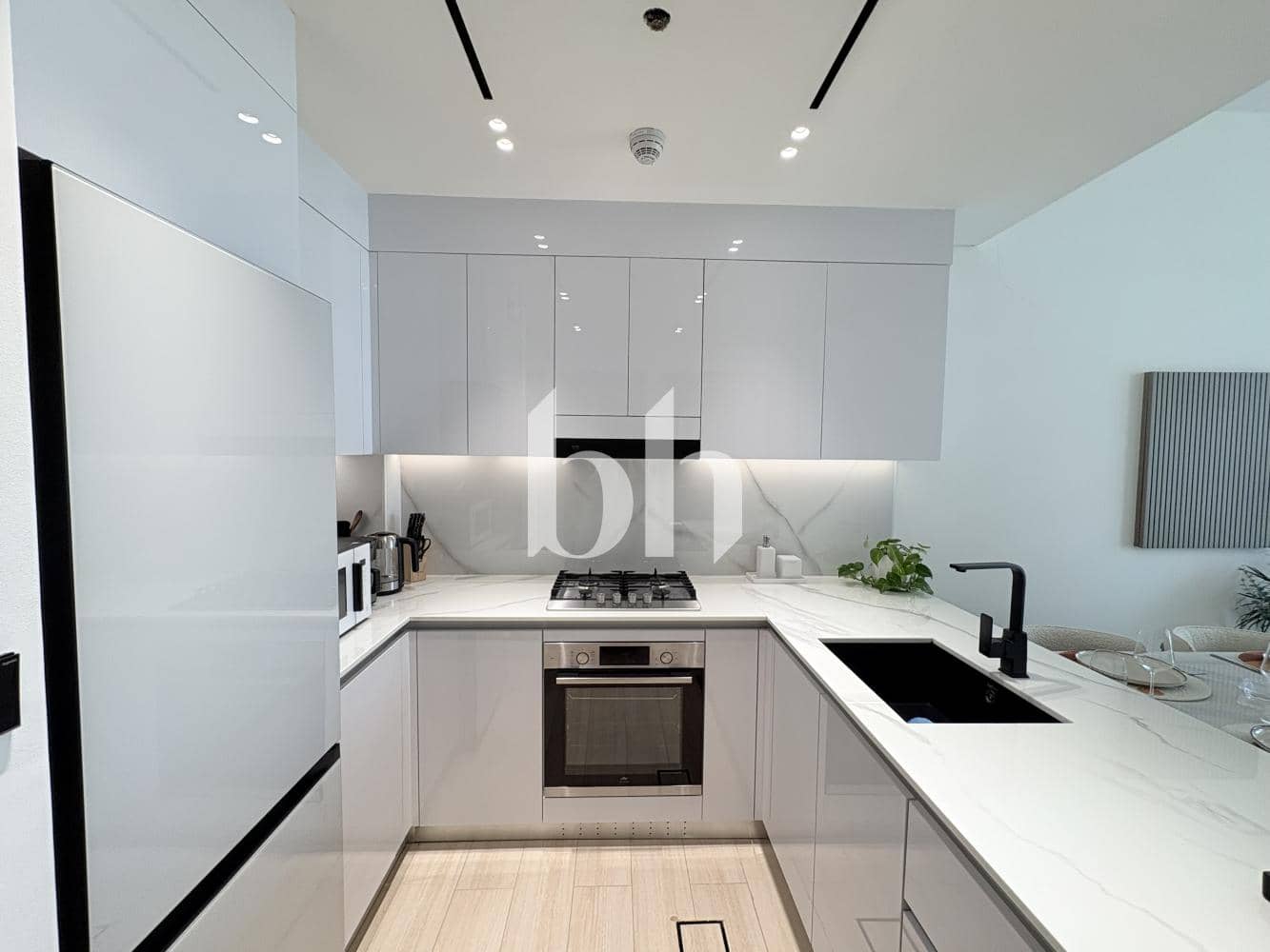 1 Bedroom Apartment in Binghatti Emerald - photo 2