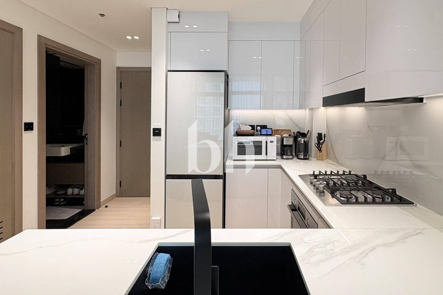 1 Bedroom Apartment in Binghatti Emerald - photo 2