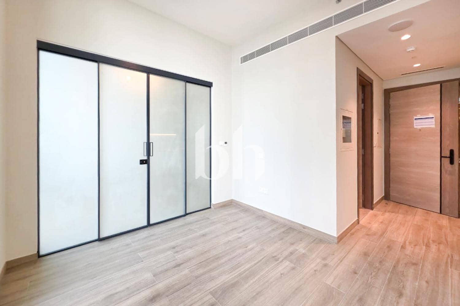 1 Bedroom Apartment in Avant Garde Residences - photo 2