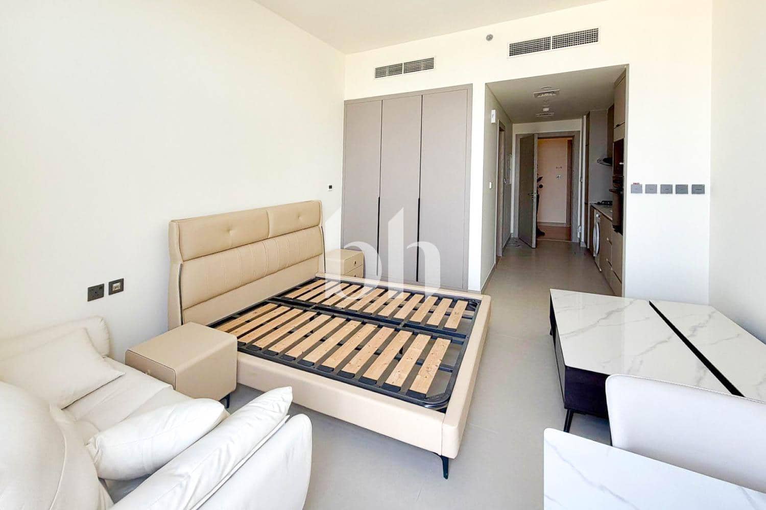 Studio Apartment in Hadley Heights - photo 1