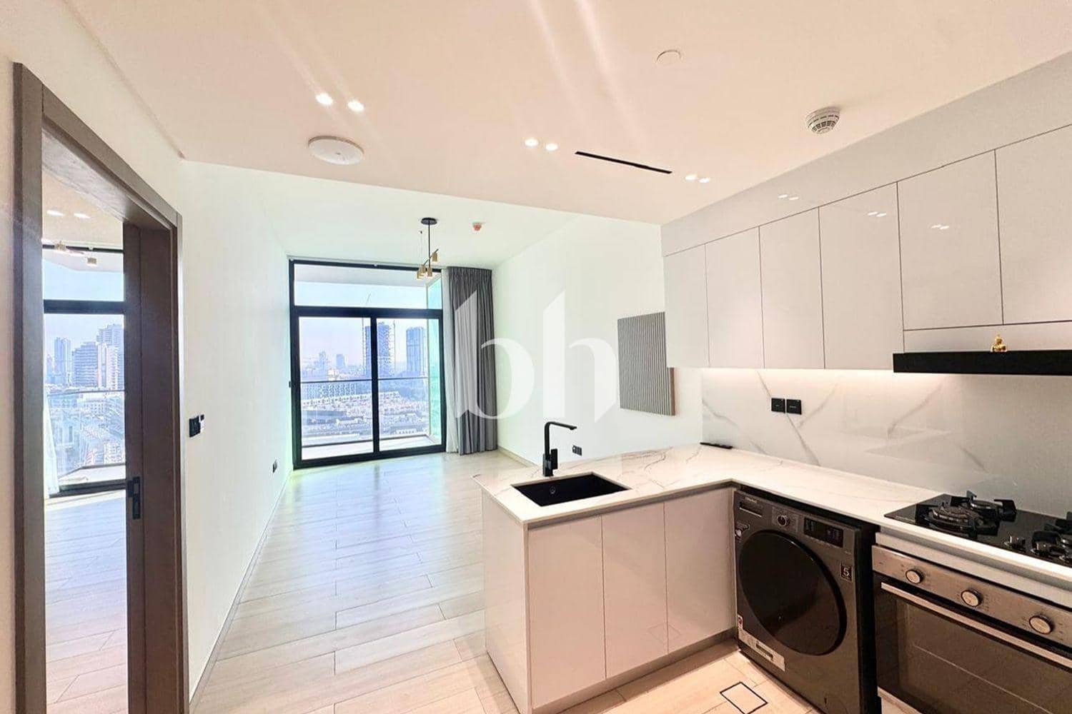 1 Bedroom Apartment in Binghatti Emerald - photo 1