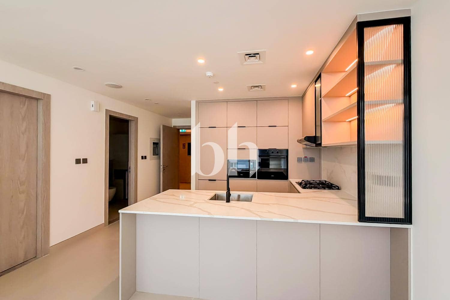 1 Bedroom Apartment in Hadley Heights - photo 2