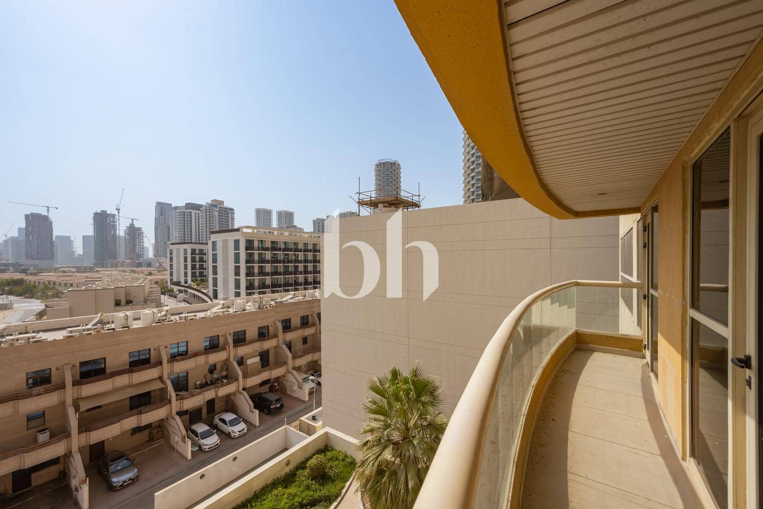 1 Bedroom Apartment in Dana Tower