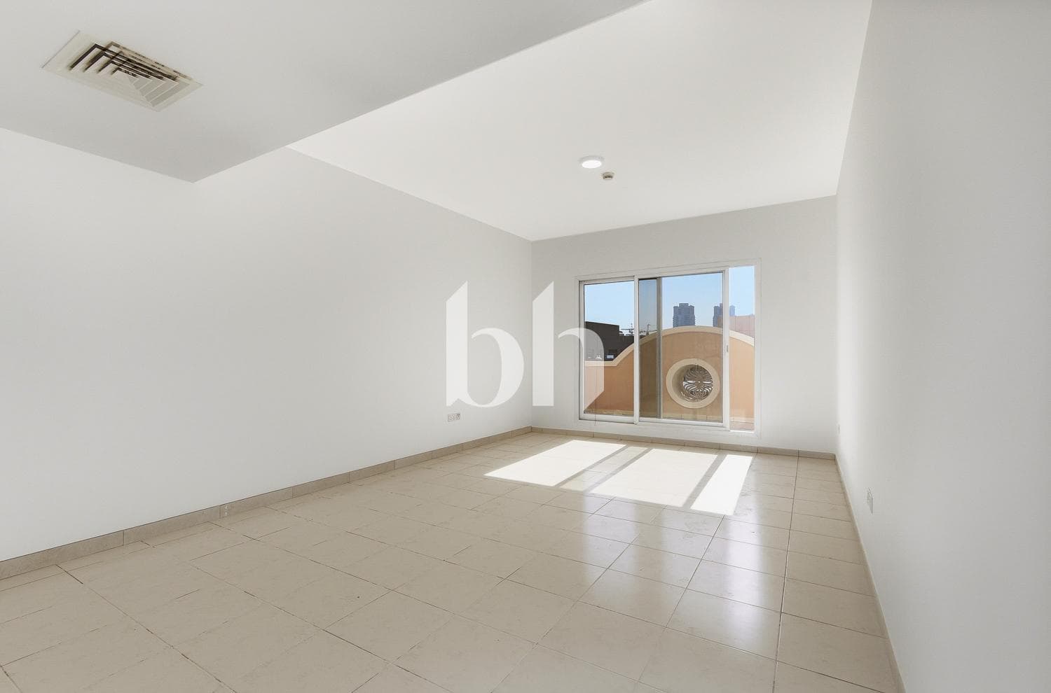 2 Bedroom Apartment in Maple 1, Emirates Gardens 2 - photo 1
