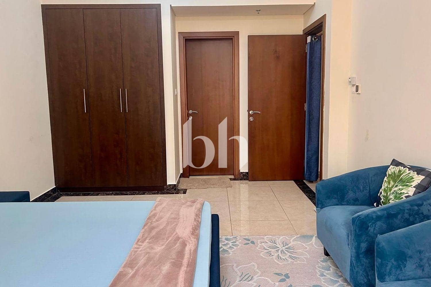 2 Bedroom Apartment in Pantheon Boulevard - photo 2