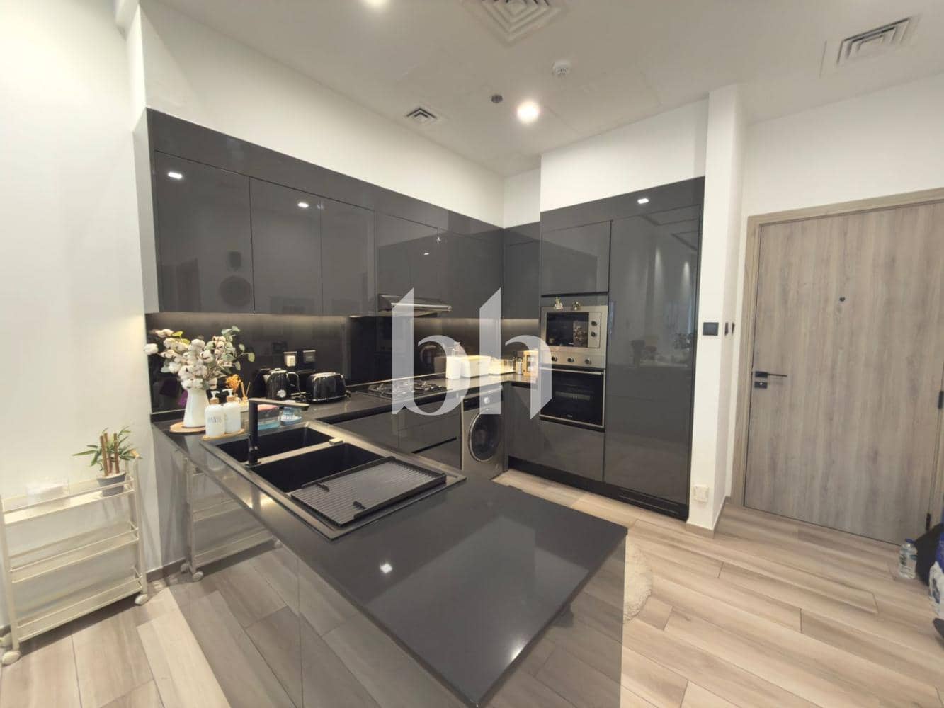 1 Bedroom Apartment in Nicholas Residence - photo 1