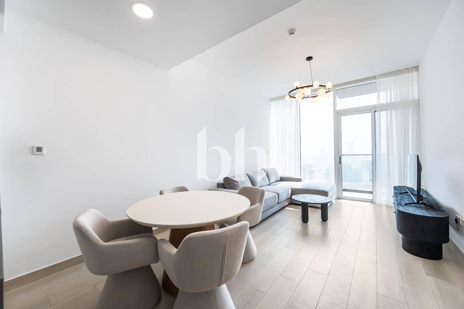 1 Bedroom Apartment in Bloom Towers C - photo 1
