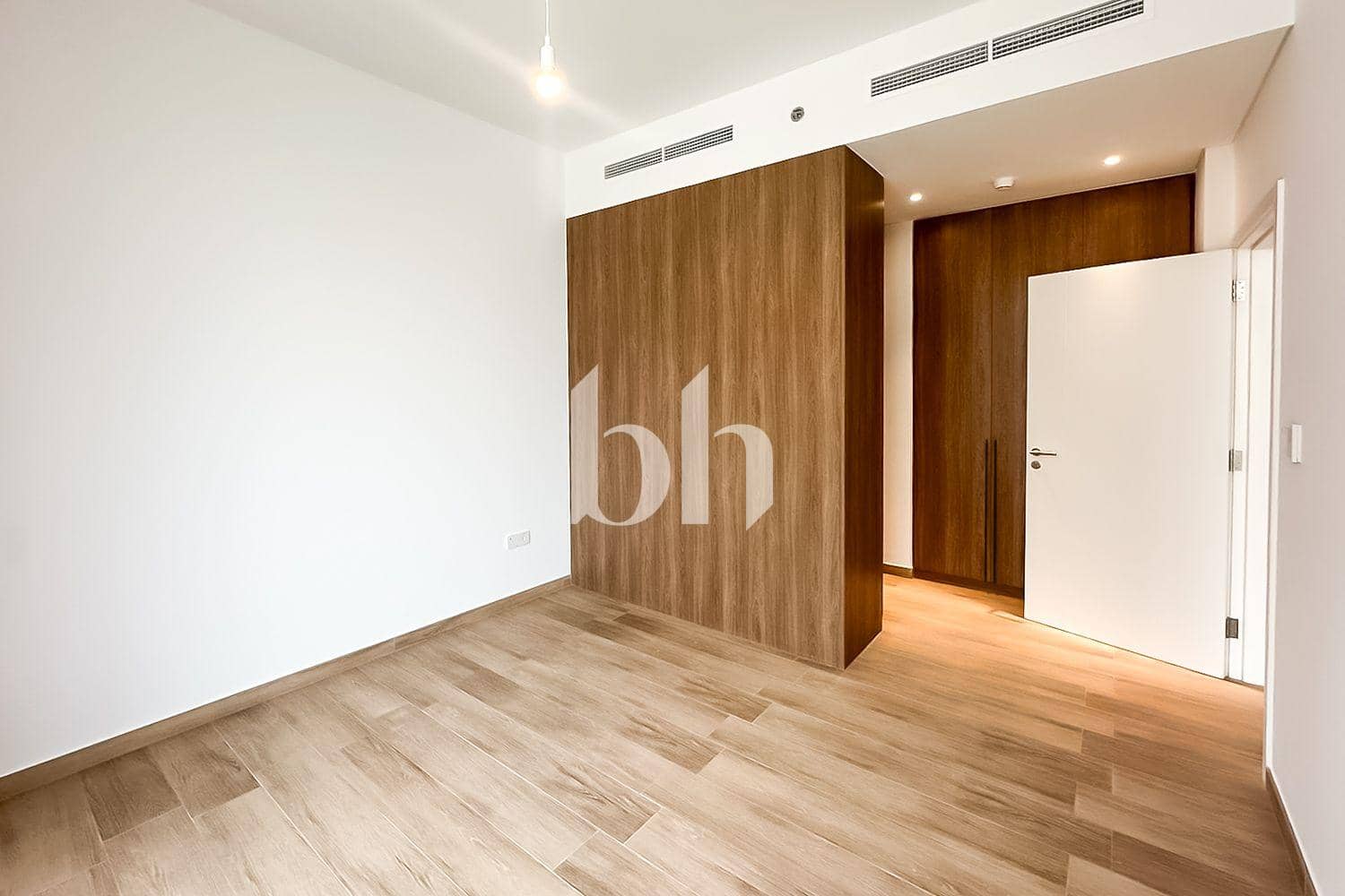 1 Bedroom Apartment in Hamilton House - photo 2