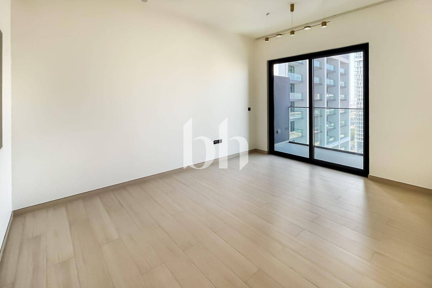 1 Bedroom Apartment in Binghatti Heights - photo 2