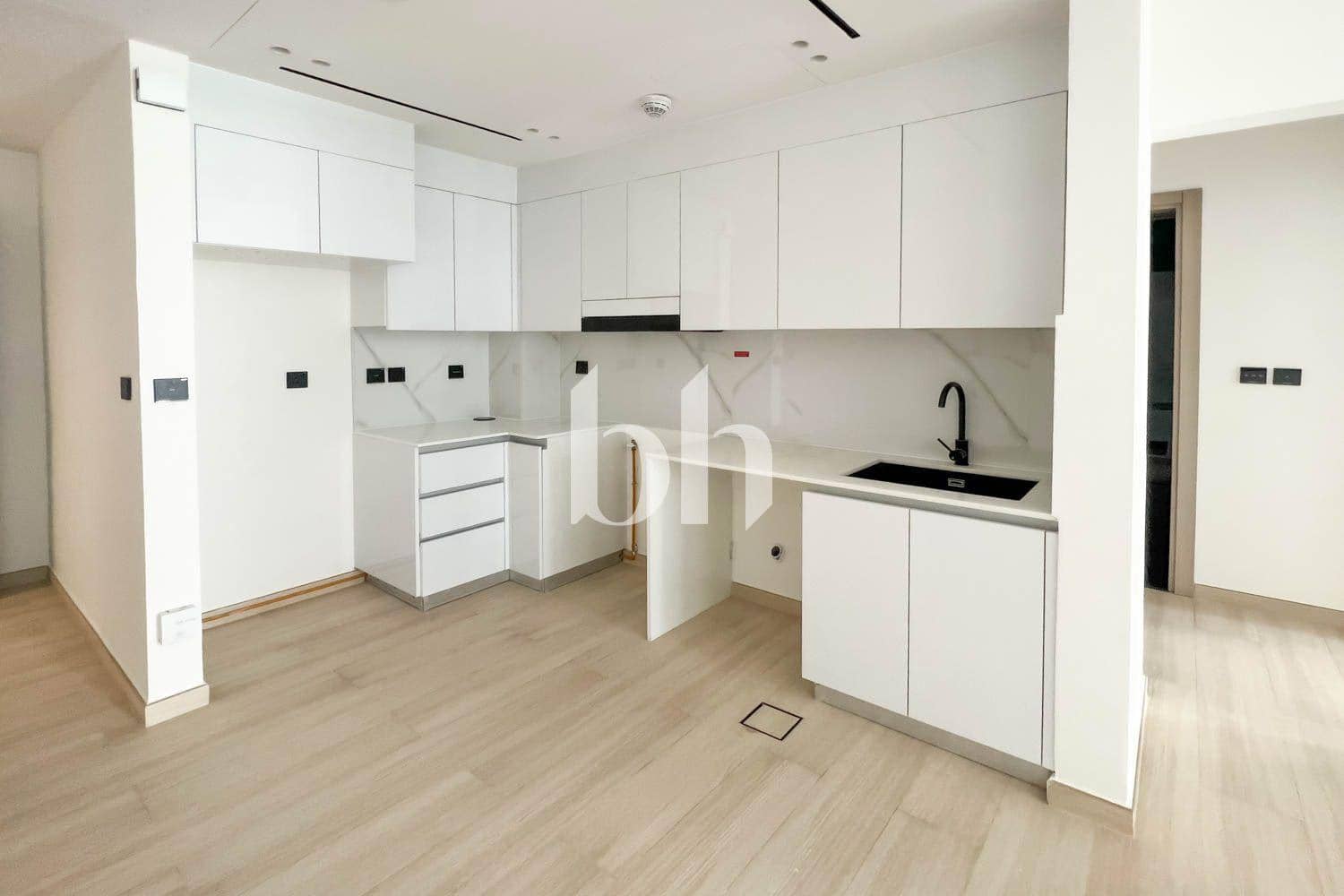 2 Bedroom Apartment in Binghatti LUNA - photo 1