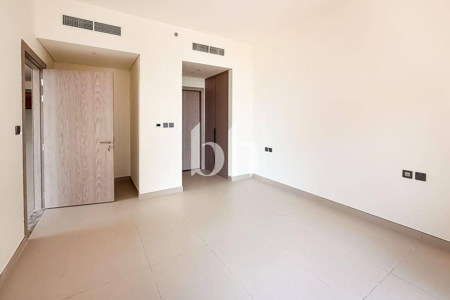1 Bedroom Apartment in Hadley Heights - photo 2