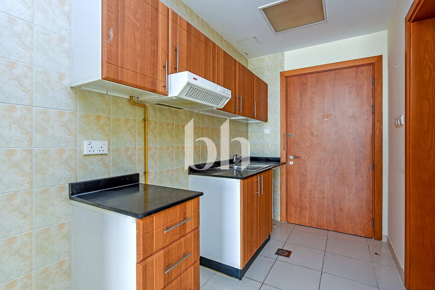 Studio Apartment in Maple 2, Emirates Gardens 2 - photo 2