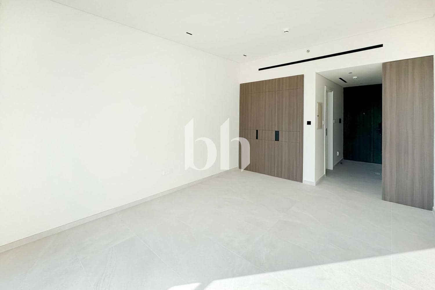 Studio Apartment in Beverly Residences 2