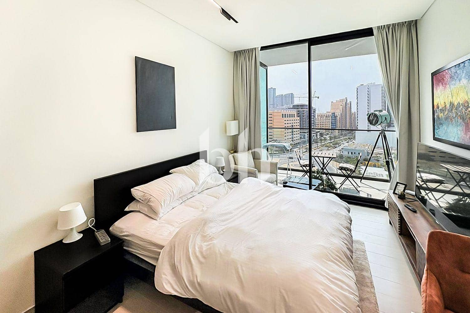 Studio Apartment in Binghatti Azure - photo 1