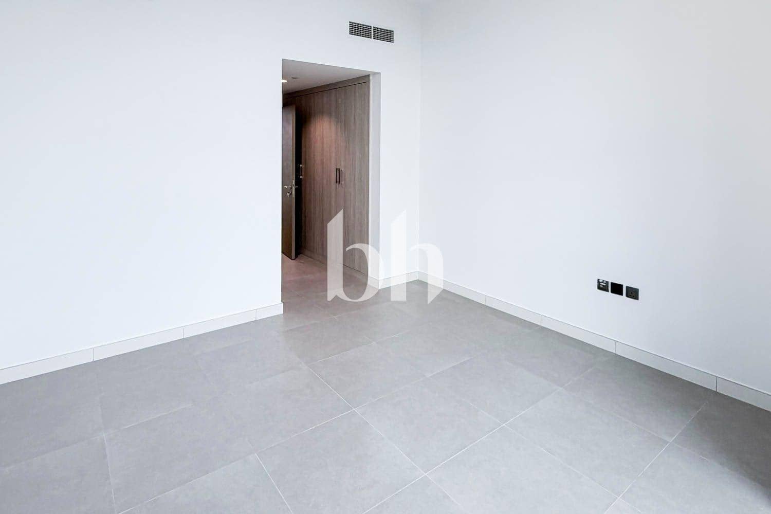 2 Bedroom Apartment in La Riviera Apartments - photo 2