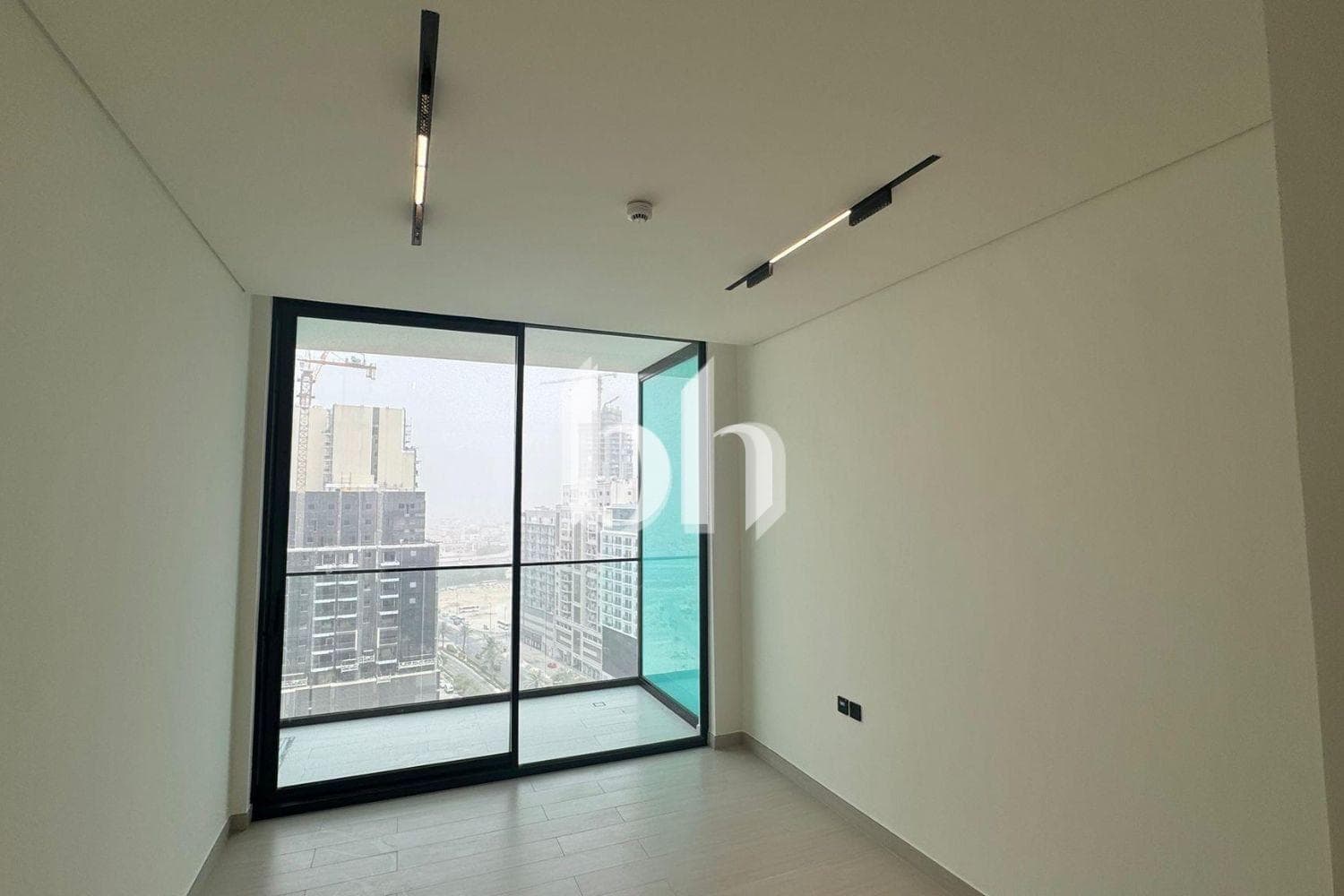 Studio Apartment in Binghatti Apex - photo 1