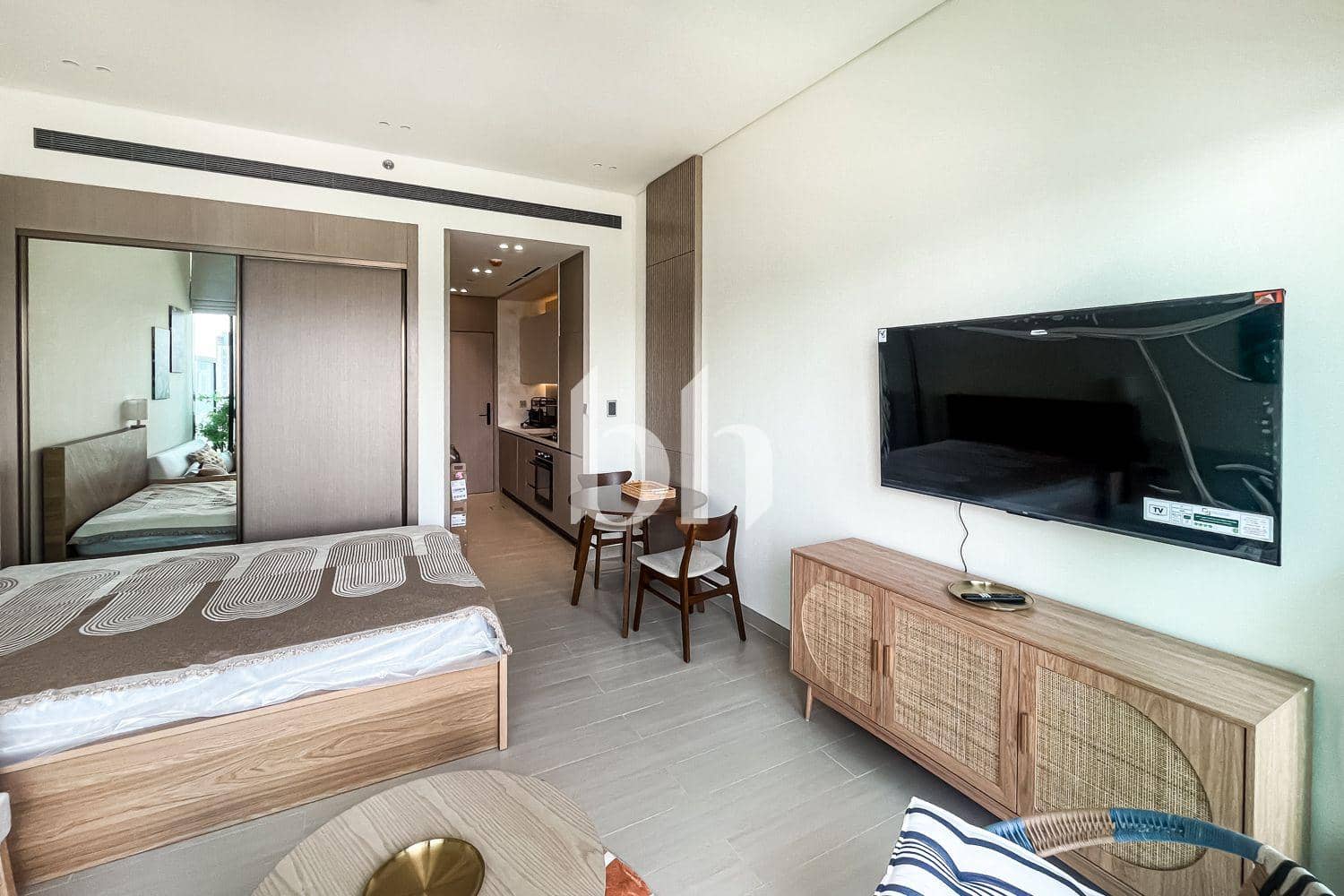 Studio Apartment in Binghatti Apex - photo 1