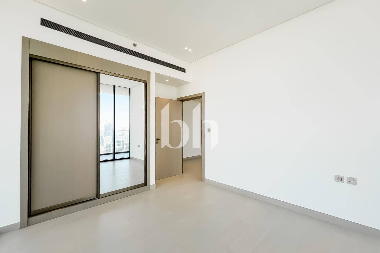 1 Bedroom Apartment in Binghatti Apex - photo 1
