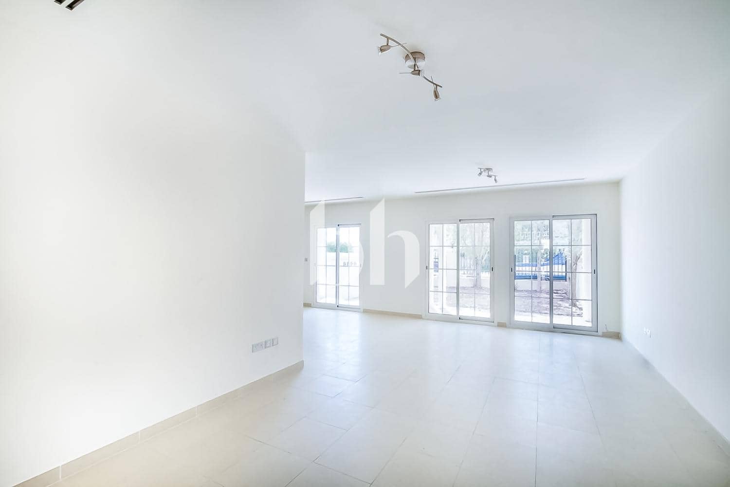 2 Bedroom Townhouse in District 2G - photo 2