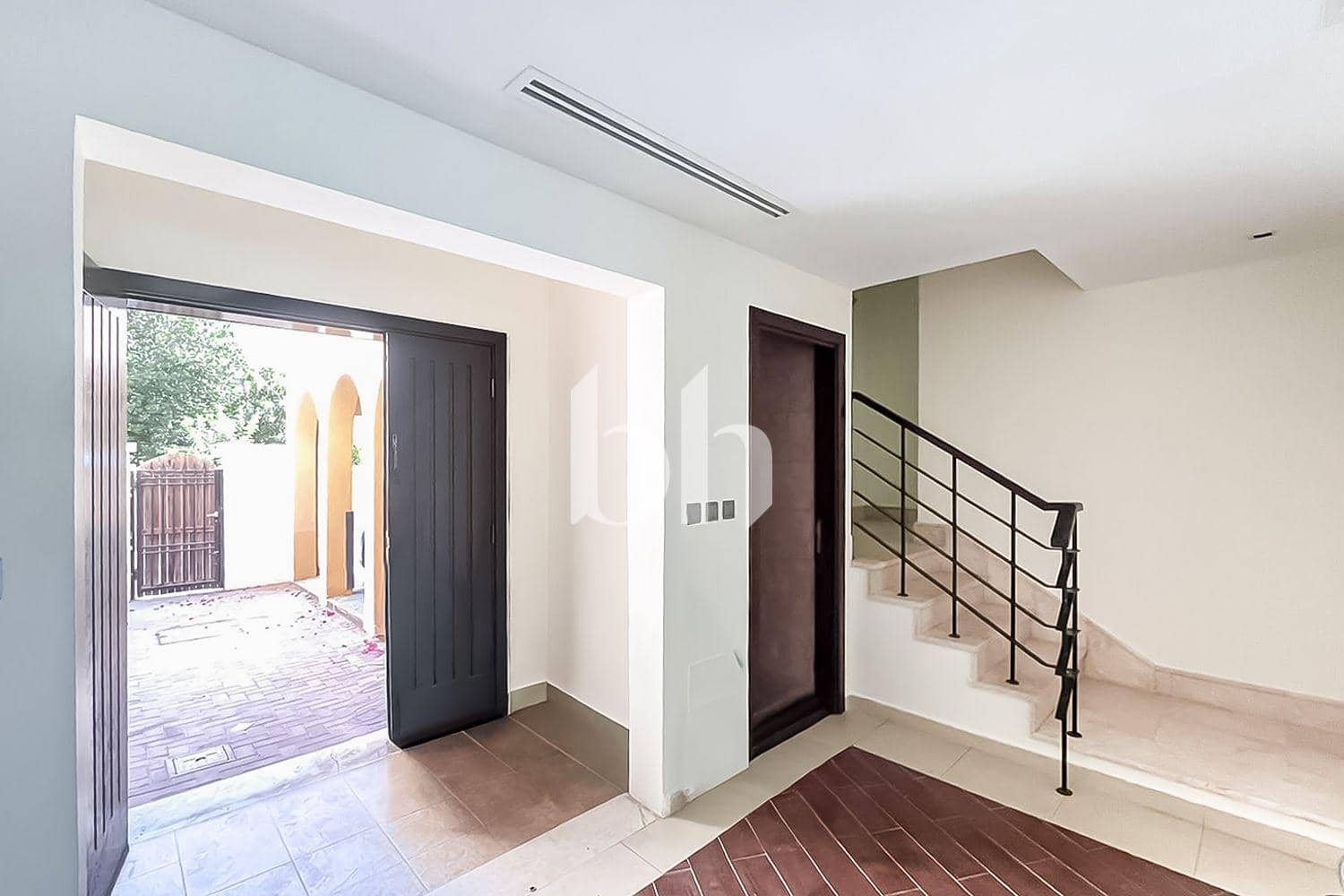 2 Bedroom Townhouse in District 3B - photo 2