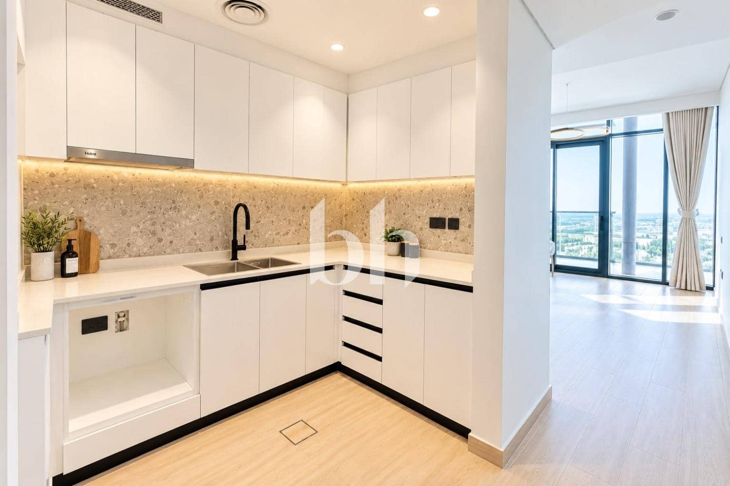 2 Bedroom Apartment in Seslia Tower - photo 1