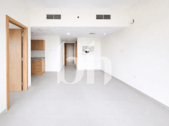 1 Bedroom Apartment in Green Park - photo 2