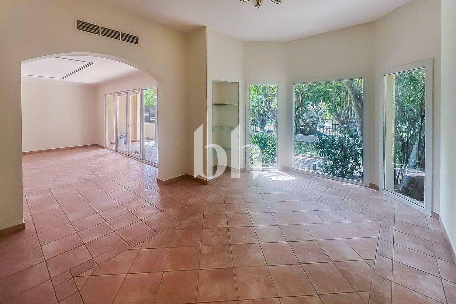 4 Bedroom Villa in Green Community East - photo 2