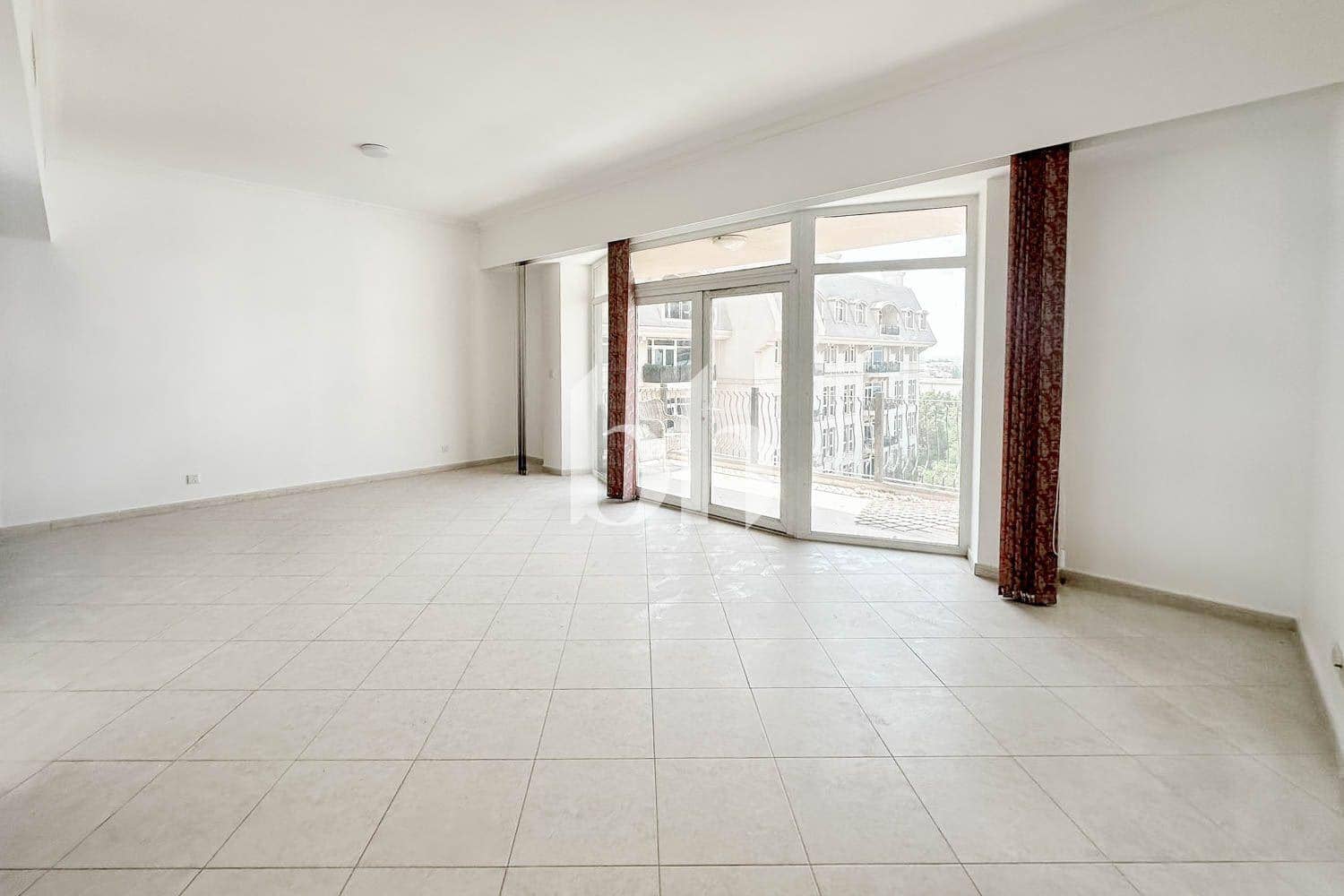 3 Bedroom Apartment in Terrace Apartments