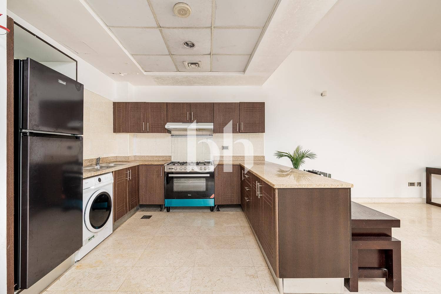 1 Bedroom Apartment in Al Murad Towers - photo 2
