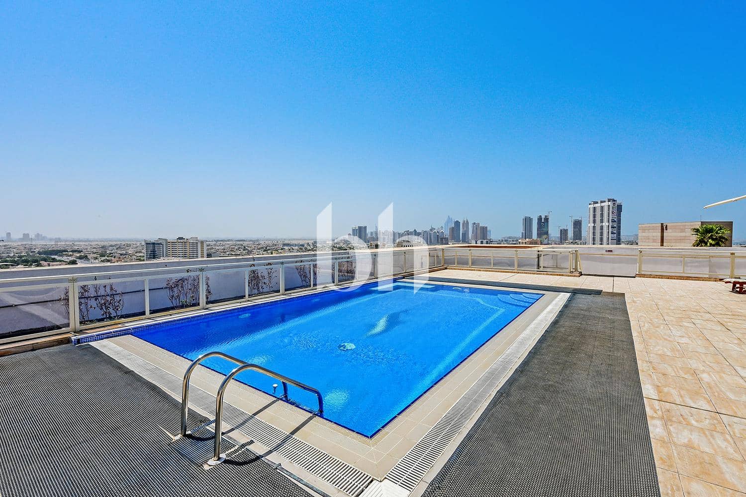 1 Bedroom Apartment in Al Murad Towers - photo 1