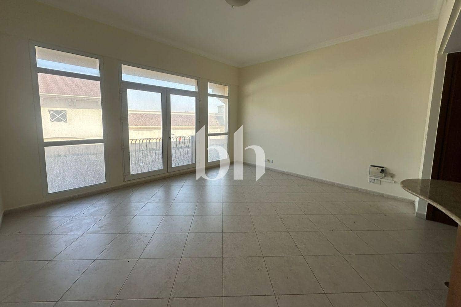 Studio Apartment in Courtyard Apartments