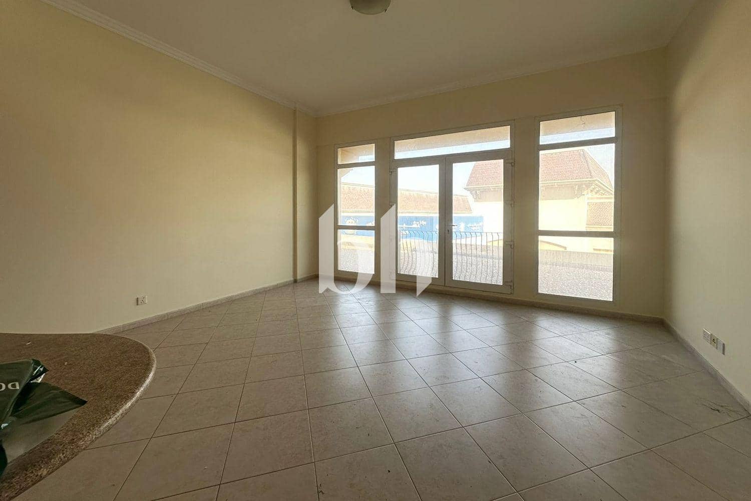 Studio Apartment in Courtyard Apartments - photo 2