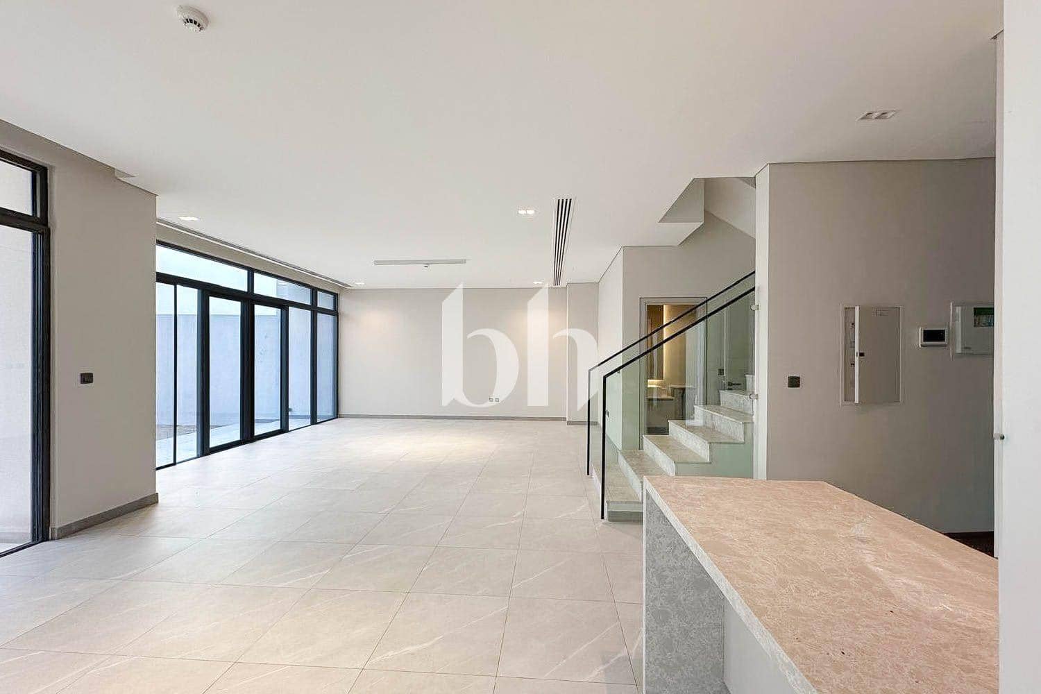 4 Bedroom Townhouse in MAG City Apartments - photo 1