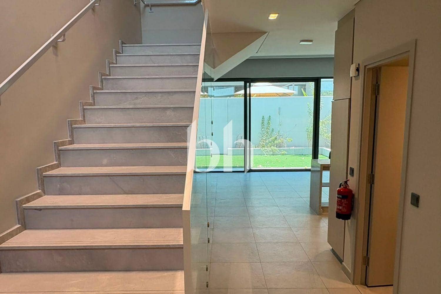 3 Bedroom Townhouse in MAG City Apartments - photo 2