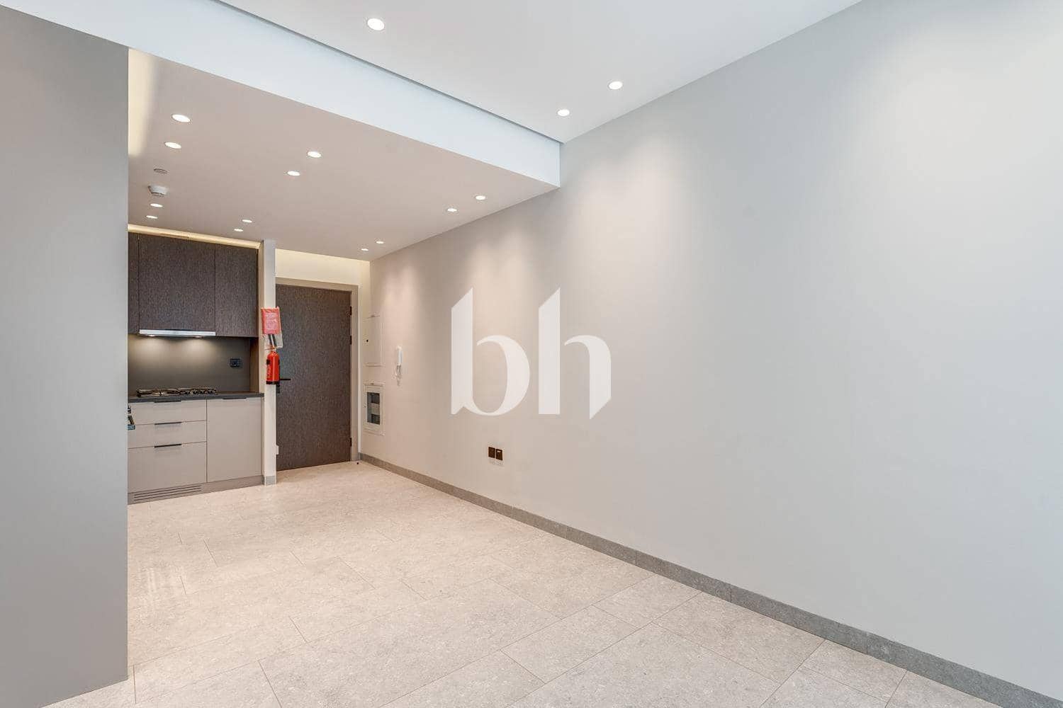 1 Bedroom Apartment in City Oasis 1 - photo 2