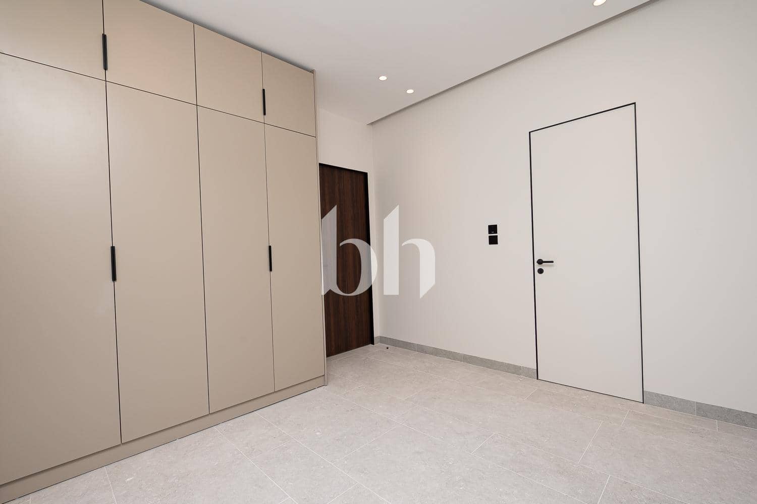 1 Bedroom Apartment in City Oasis 1 - photo 1