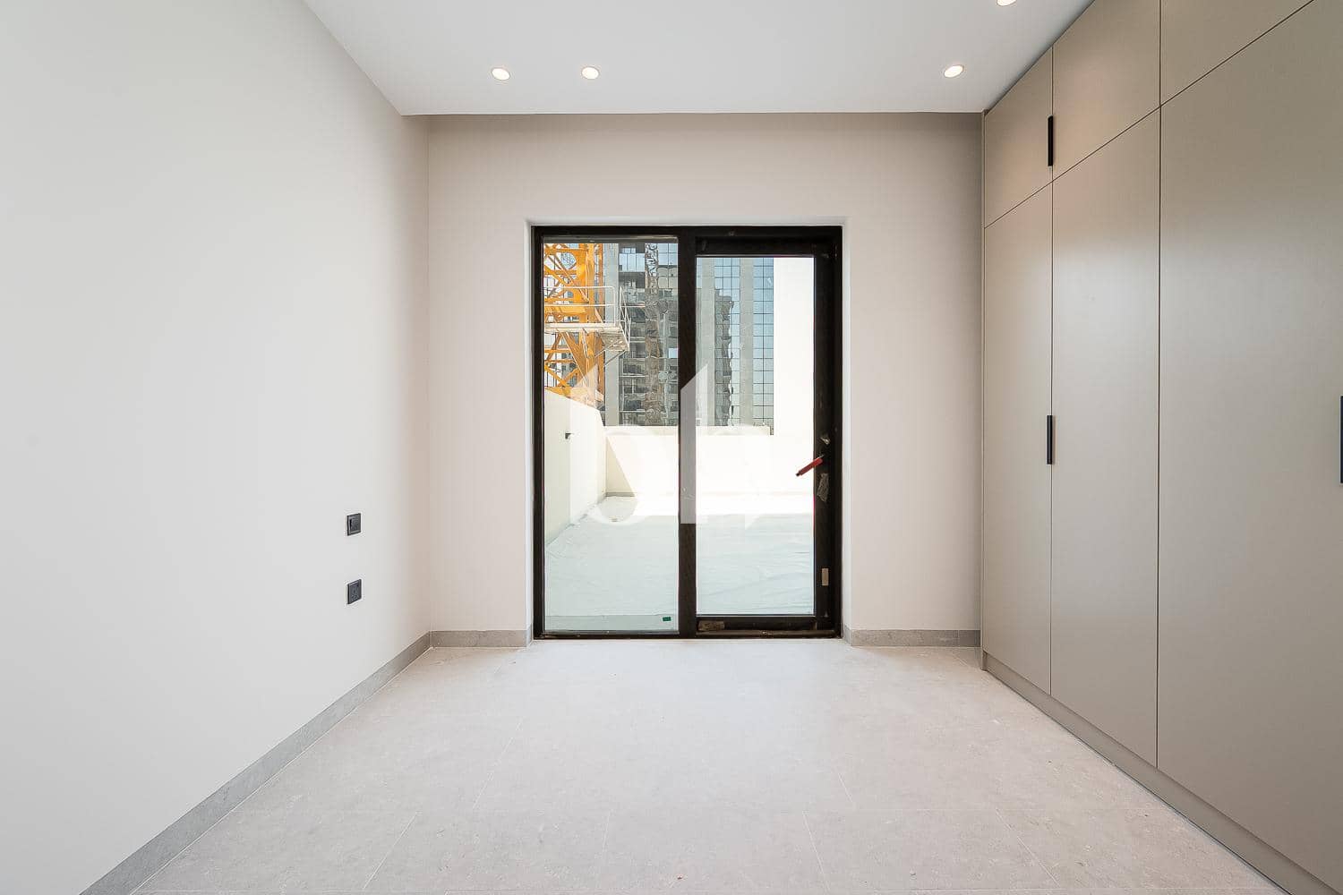 1 Bedroom Apartment in City Oasis 1 - photo 2