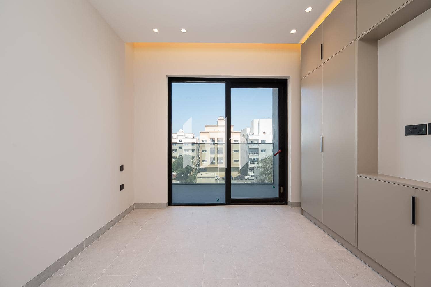 1 Bedroom Apartment in City Oasis 1